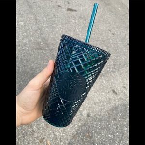 Deep blue grande sized Starbucks tumbler! NWT